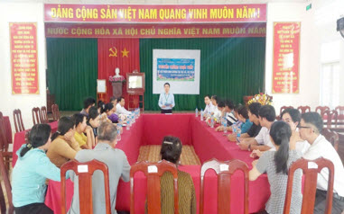 Quang cảnh buổi truyền thông trực tiếp tại xã Đông Phú