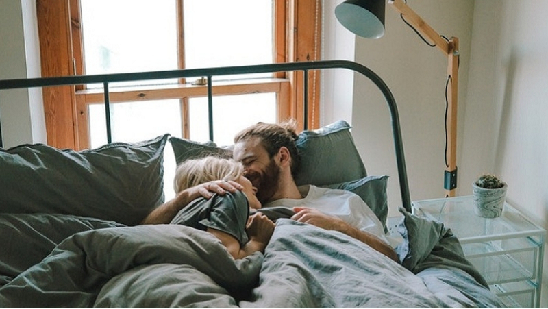 Hôn trán thể hiện sự trân trọng