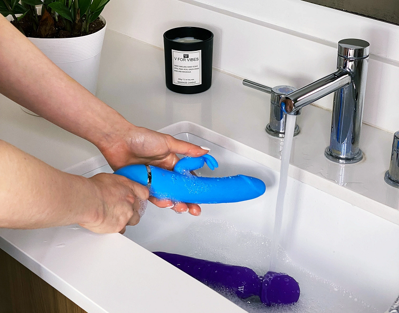 Bảo quản đồ chơi tình dục đúng cách