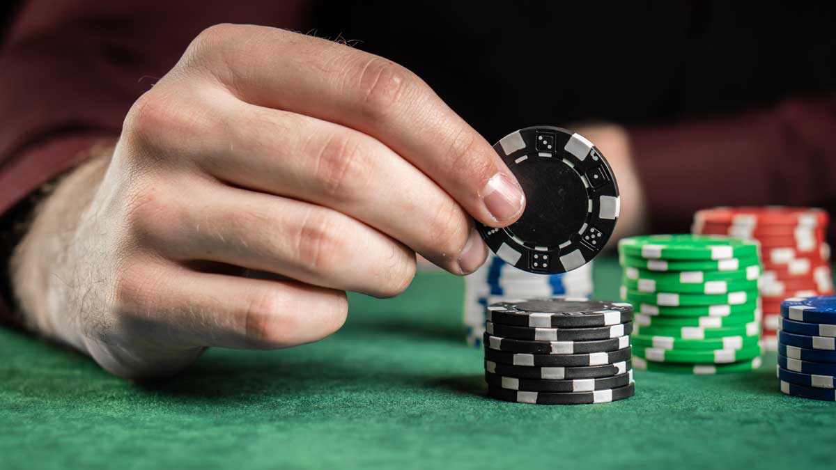 Bluff Là Gì? Cách Nhận Biết Đối Thủ Đang Bluff Trên Bàn Poker