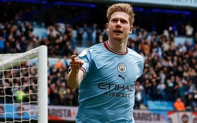 Tiền vệ là gì? Vai trò và tầm quan trọng trong bóng đá