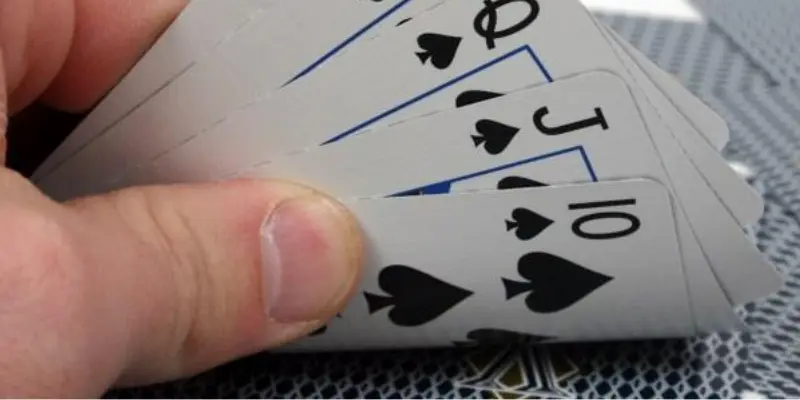 Cách nhớ bài Tiến Lên cần sự tập trung và quan sát