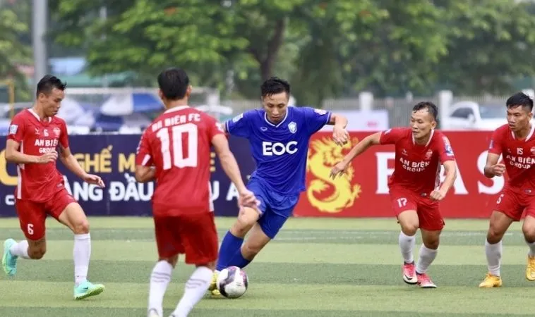 Khám Phá Vai Trò Quan Trọng Của Đá Thòng Trung Vệ Trong Bóng Đá