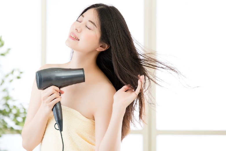 Máy sấy tóc ion âm nào tốt? Top 10 được ưa chuộng hiện nay