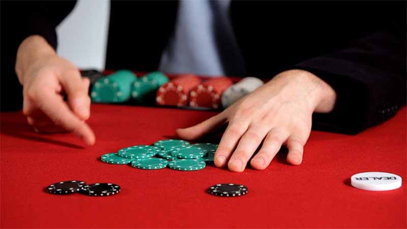 Cách tính toán Ante trong các giải đấu Poker chuyên nghiệp