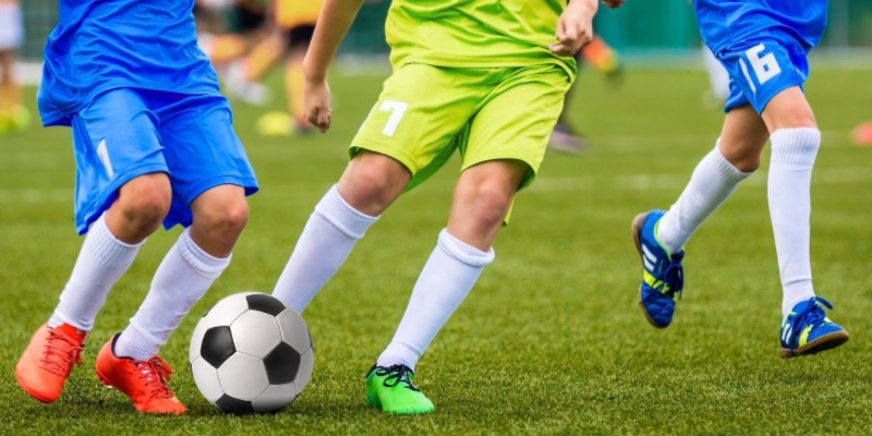 Đá thòng là gì? Hướng dẫn chơi vị trí thòng sân 7 người