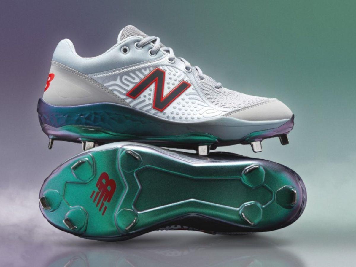 So sánh các loại đế giày bóng chày