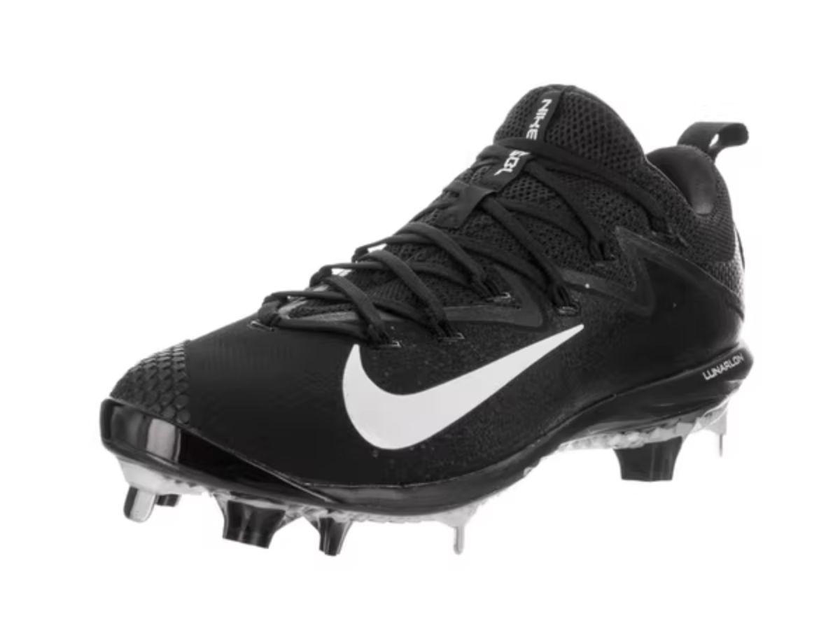 Lưu ý an toàn khi sử dụng giày đinh kim loại